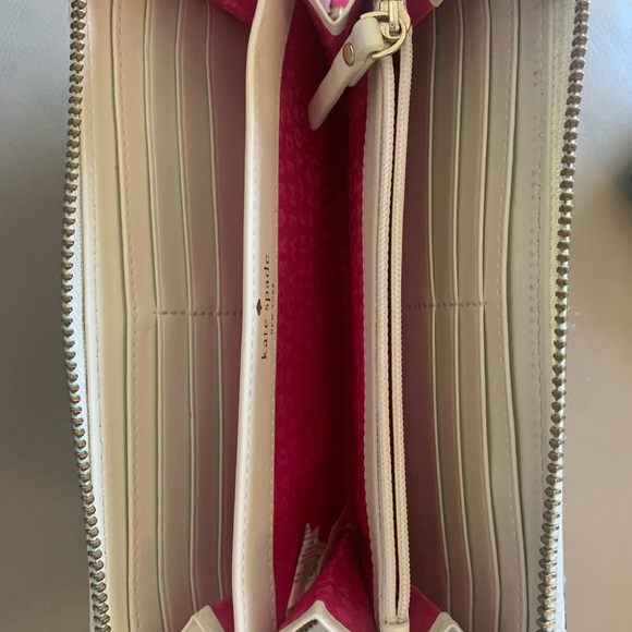 Kate Spade Wallet - Picture 8 of 9